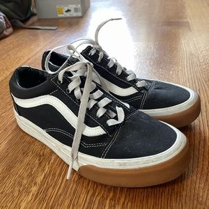 Women’s size 7.5 platform vans